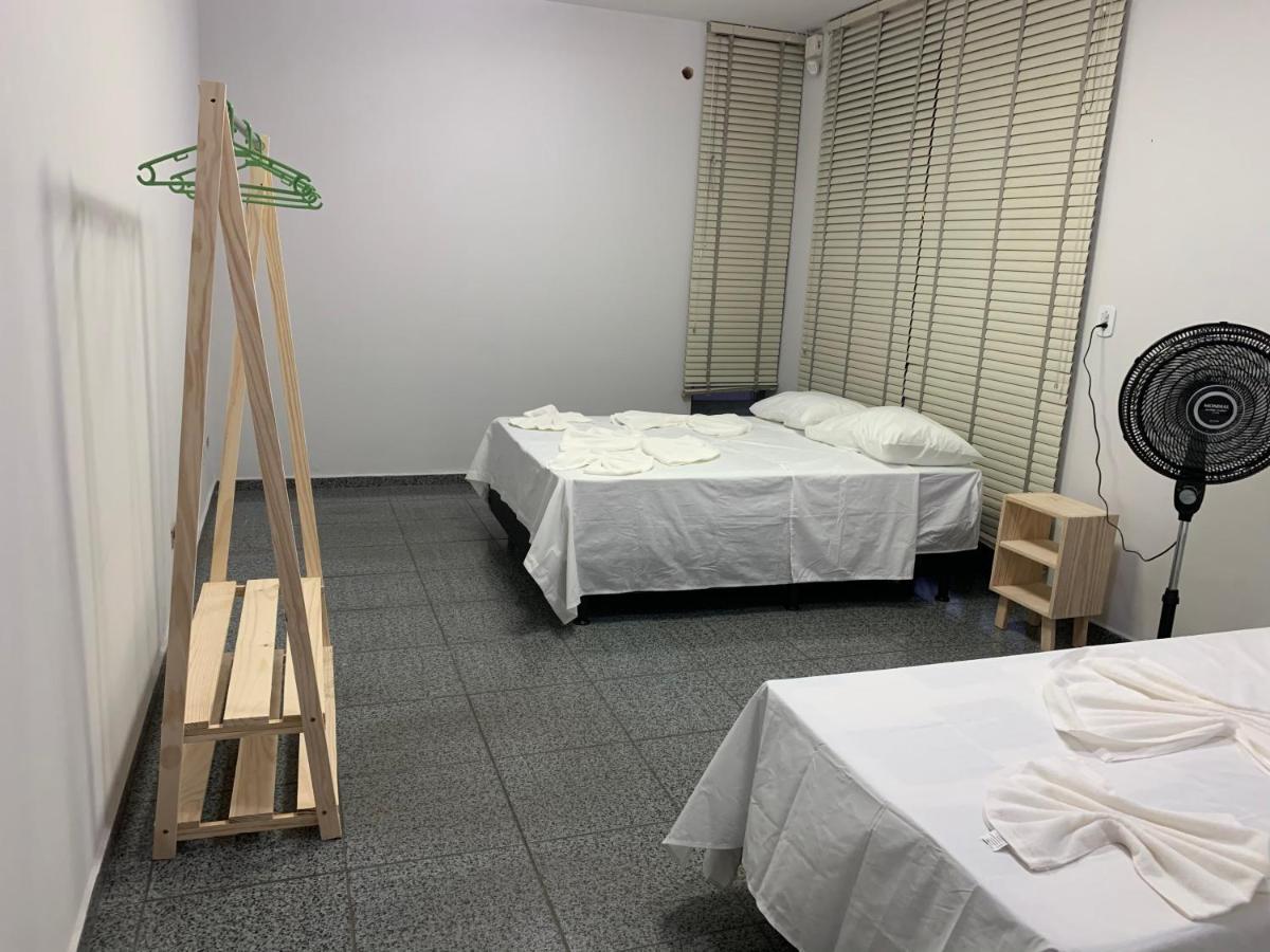 H One Hostel 戈亚尼亚 外观 照片