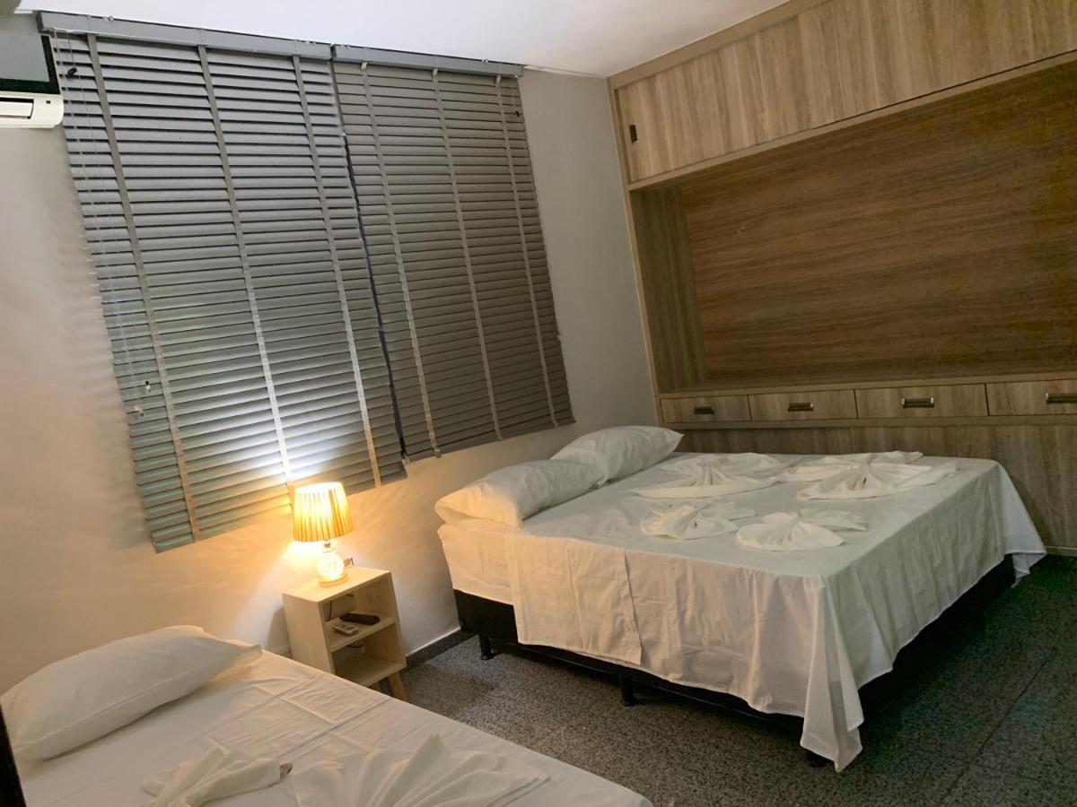 H One Hostel 戈亚尼亚 外观 照片