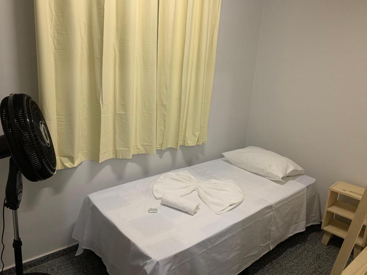 H One Hostel 戈亚尼亚 外观 照片